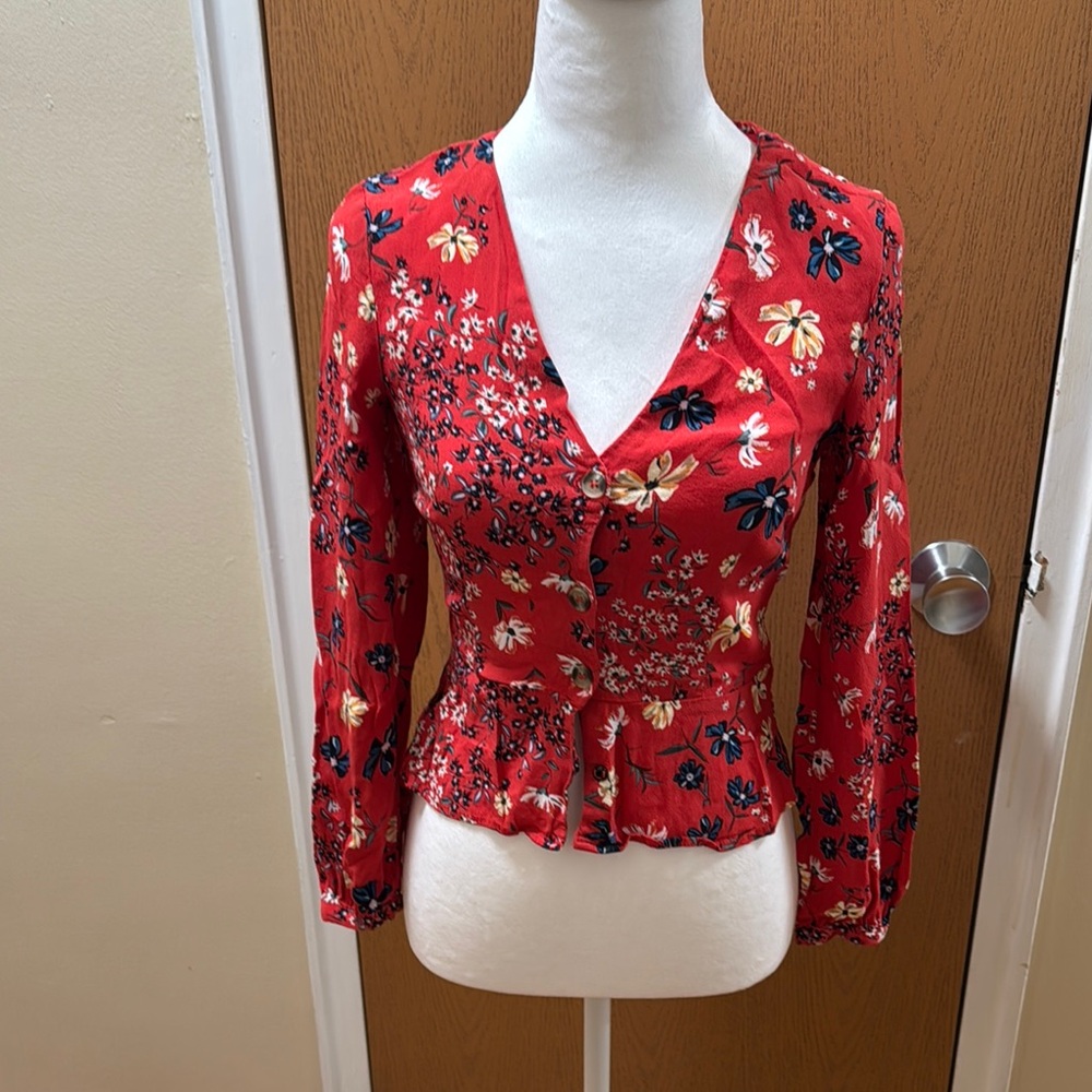 H&M Red Fitted Peplum Blouse